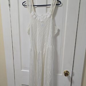 Elegant White Lace Nightgown 007